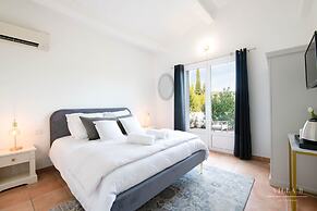 Villa B
