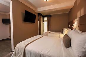 L Aurora Inn
