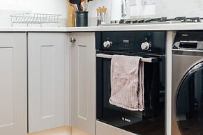 Chalk House - Pet Friendly - From 125 Per Night
