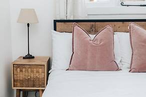 Chalk House - Pet Friendly - From 125 Per Night