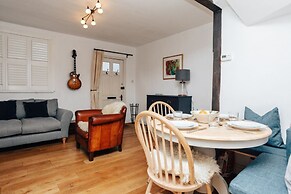 Chalk House - Pet Friendly - From 125 Per Night
