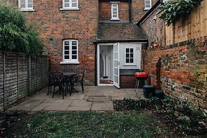 Chalk House - Pet Friendly - From 125 Per Night