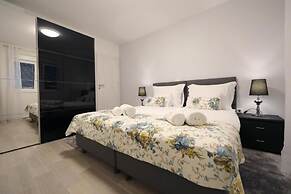 Luxury Majpruz Suites I