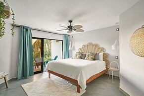 Catalina Tropical Lodge