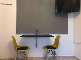 Minimal Studio