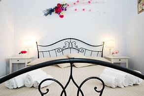 HOME CANDIA