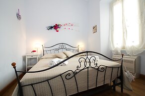 HOME CANDIA