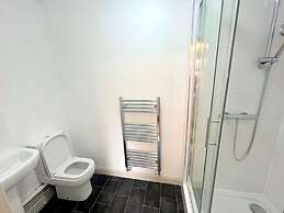 Twin Studio Flat in Sutton - Ground Floor