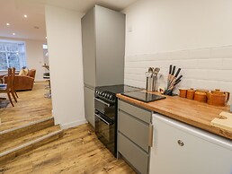 Bronwen House