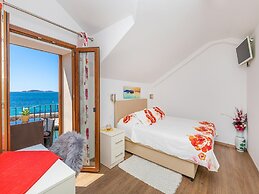 Villa Ana Apartments