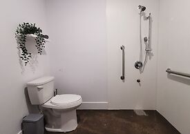 Cameo Hotel and Suites