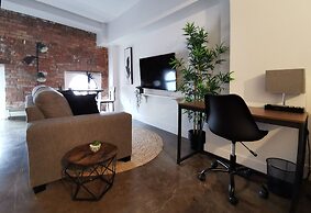 Cameo Hotel and Suites