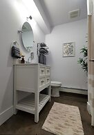 Cameo Hotel and Suites