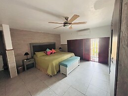 Meson del Capitan Apartments