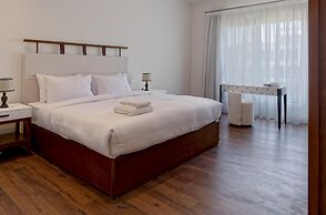 Vesta - Luxury Apt - 3br - Cfc IV