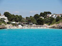Bella Maria Apartments & Pool Club