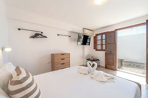 Arte Lindos Suites