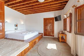 Arte Lindos Suites