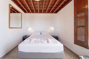 Arte Lindos Suites