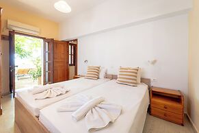 Arte Lindos Suites