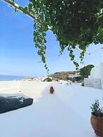 Arte Lindos Suites