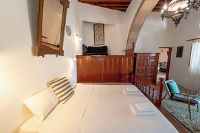 Arte Lindos Suites