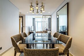 Stunning 2BR with Balcony-Canal View