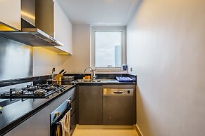 Stunning 2BR with Balcony-Canal View