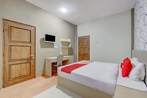 OYO Flagship Tembok Batu Residence