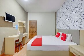 OYO Flagship Tembok Batu Residence