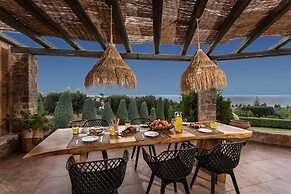 Luxury Villa Golden Crest with pool