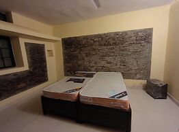 Atulya Neer Hotel