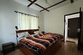 Atulya Neer Hotel