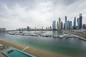 Glamorous 3BR with Marina view