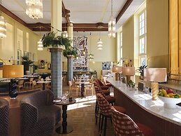 The Hoxton, Lloyd Amsterdam