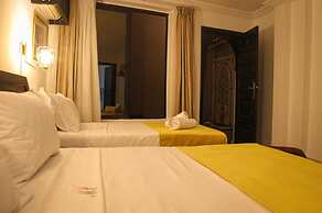 MAJOREL PEARL  Restaurant Piscine SPA