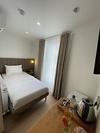 Meshk Airport hotel
