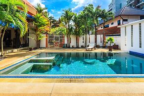 Jungceylon Villa in Patong by Lofty