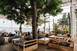 Mambo Beach Resort