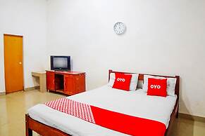 OYO 91647 Sanina Residence