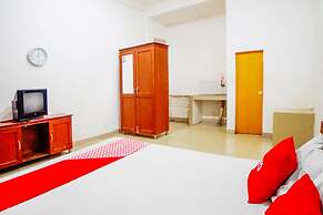 OYO 91647 Sanina Residence