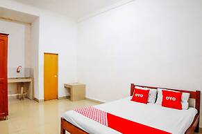 OYO 91647 Sanina Residence