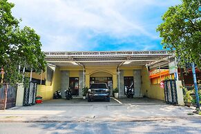 Flagship 90723 Berlima Guest House Syariah