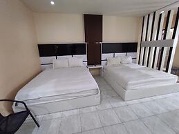 Hotel O Subur
