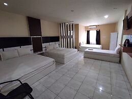 Hotel O Subur