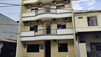 Hotel O C16 Siwalankerto Syariah