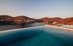 Ble Kythnos Suites