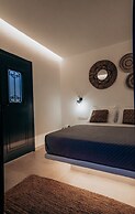 Ble Kythnos Suites
