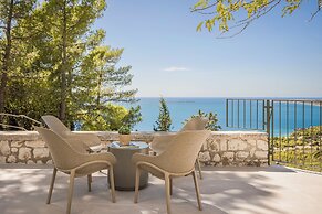 360° Luxury Residences