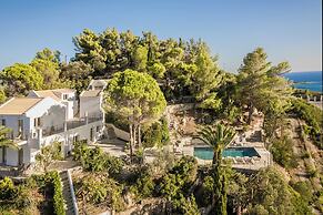 360° Luxury Residences